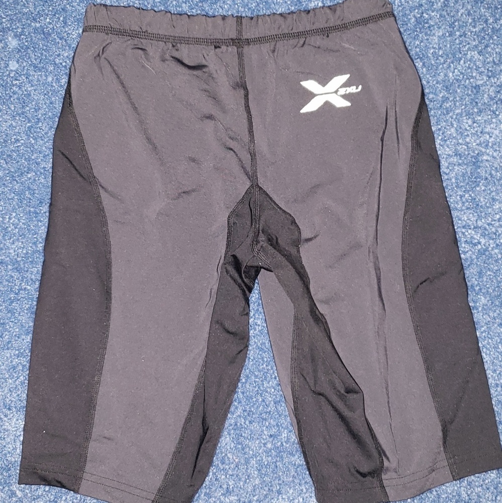 2xu Running Shorts Size L but fits like a Small